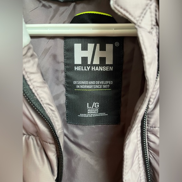 Women's Two-Tone Puffer Jacket - Picture 3 of 5